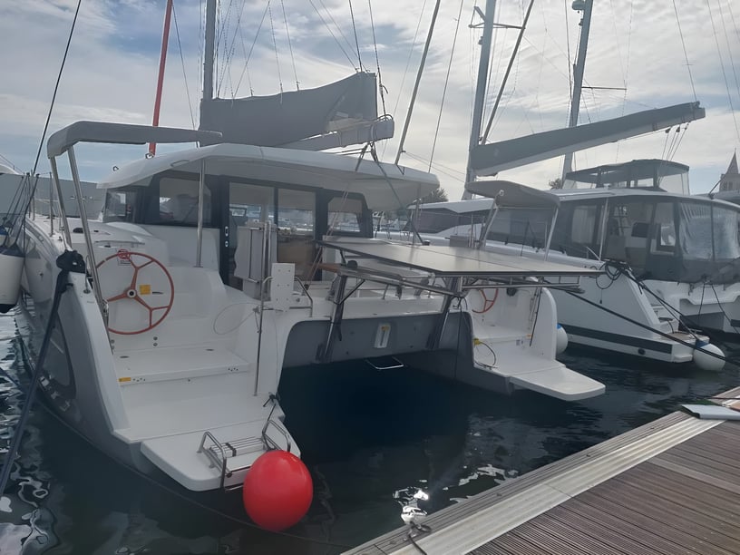 Zadar Catamaran 4 cabin 10 berths 10 guests 11.42 m Listing Number: #19811