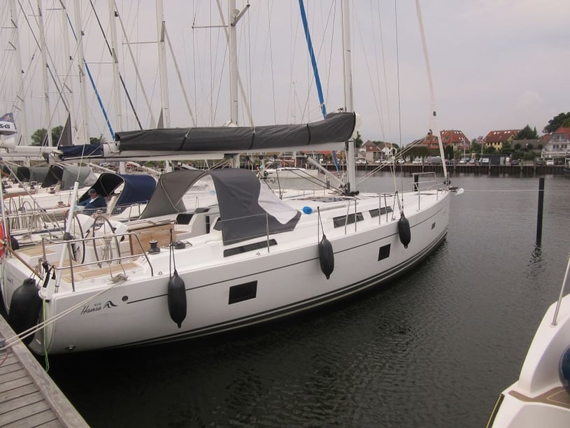 Stockholm - Saltsjöbaden Zeilboot Cabine 4  9  slaapplaatsen 9  gasten 14.04 m Lijstnummer: #19824