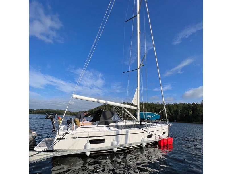 Stockholm - Saltsjöbaden Zeilboot Cabine 3  7  slaapplaatsen 7  gasten 11.38 m Lijstnummer: #19892