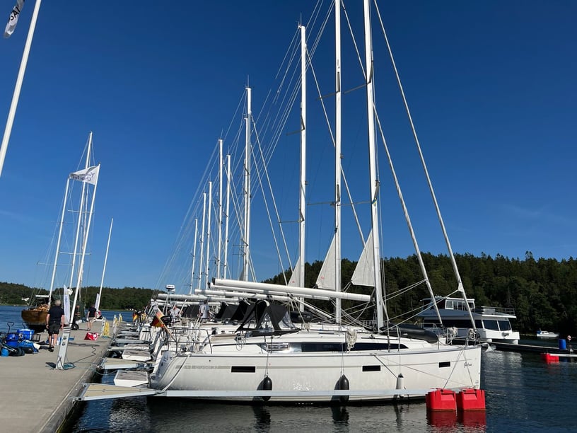 Stockholm - Saltsjöbaden Zeilboot Cabine 3  7  slaapplaatsen 7  gasten 11.33 m Lijstnummer: #19895 2