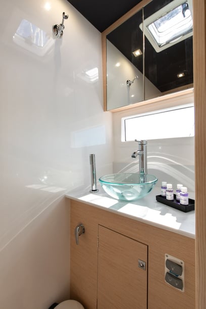 Primosten Catamaran Cabine 6  12  slaapplaatsen 12  gasten 14.7 m Lijstnummer: #19917 4