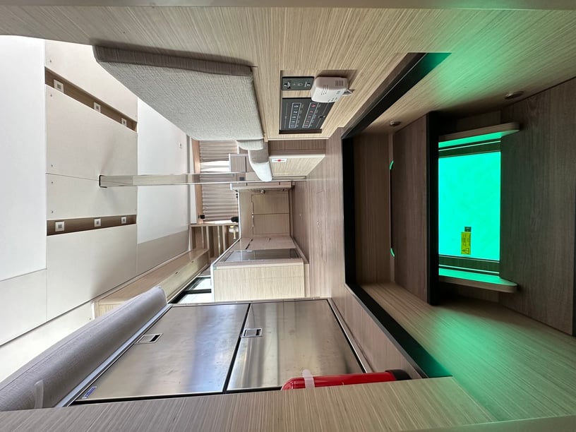 Trogir Catamaran Cabine 6  12  slaapplaatsen 12  gasten 13.99 m Lijstnummer: #19919 4