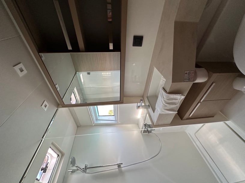 Trogir Catamaran Cabine 6  12  slaapplaatsen 12  gasten 13.99 m Lijstnummer: #19919 3