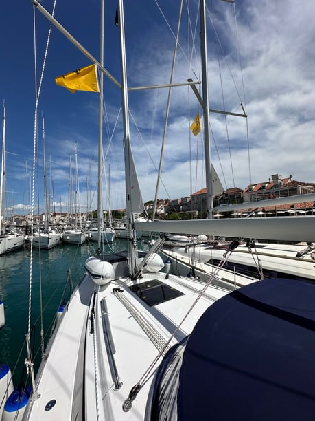 Trogir Sailboat 3 cabin 7 berths 7 guests 9.99 m Listing Number: #19924 4