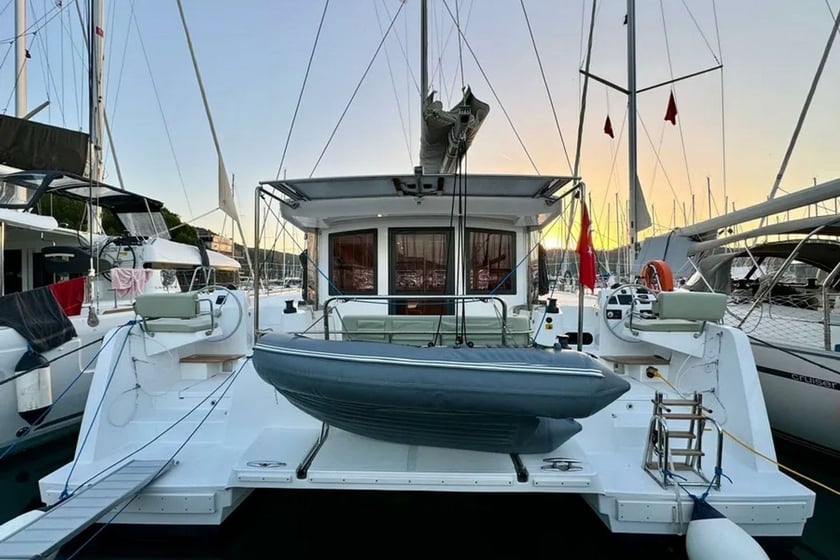 Fethiye Catamaran 5 cabin 8 berths 8 guests 11.78 m Listing Number: #19934