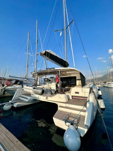 Fethiye Catamaran Cabine 4  Couchettes 7  Invités 11  12.8 m Numéro de l'annonce: #19944 2