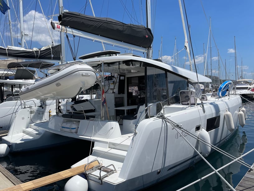 Šibenik Katamaran 4 kabin Konaklama 8 kişi Seyir 8 kişi 12.94 m İlan No: #19955 4