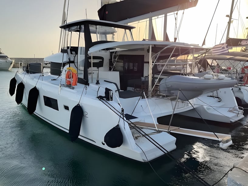 Athene Catamaran Cabine 6  12  slaapplaatsen 12  gasten 12.94 m Lijstnummer: #19956