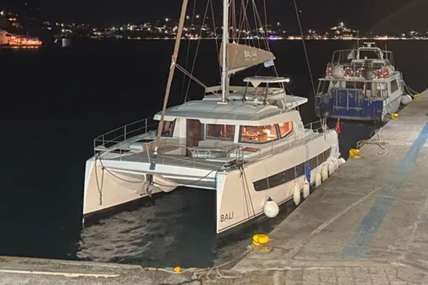 Bodrum Catamaran Cabine 4  Couchettes 8  Invités 8  13.75 m Numéro de l'annonce: #19960 3