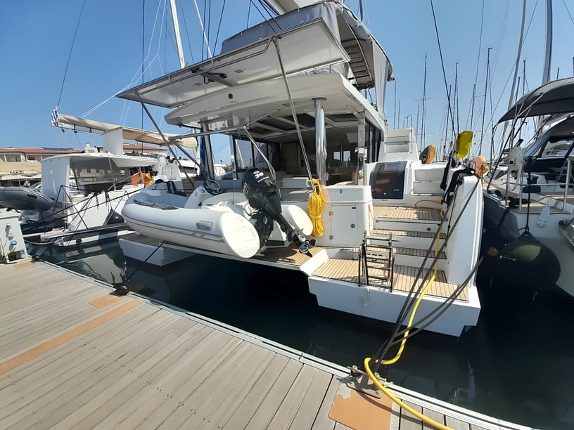 Lefkada Catamaran Cabine 5  10  slaapplaatsen 10  gasten 14.82 m Lijstnummer: #19970