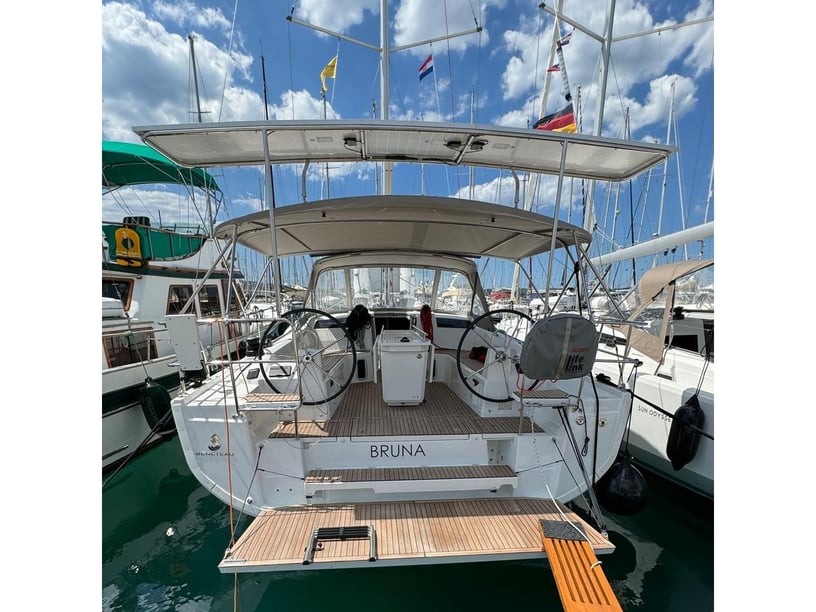 Biograd Sailboat 3 cabin 8 berths 8 guests 12.87 m Listing Number: #19993