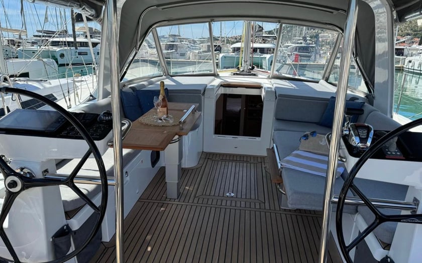 Seget Donji Sailboat 4 cabin 6 berths 6 guests 17.12 m Listing Number: #19999 3