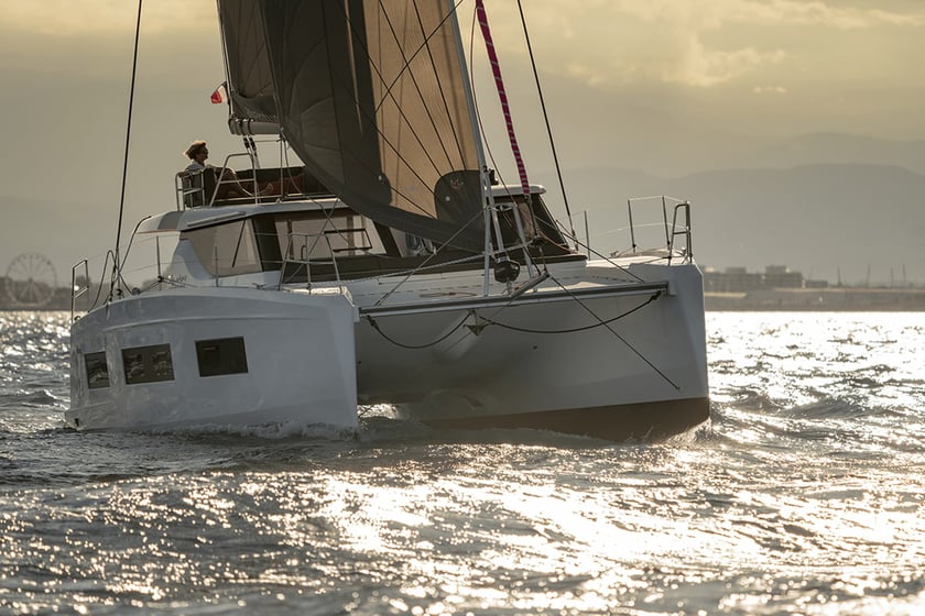 Lefkada Catamaran Cabine 4  Couchettes 8  Invités 8  10.9 m Numéro de l'annonce: #20001 5
