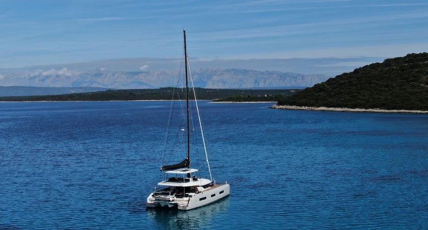 Kaštel Gomilica Catamaran Cabine 4  Couchettes 8  Invités 8  16.56 m Numéro de l'annonce: #20049 5