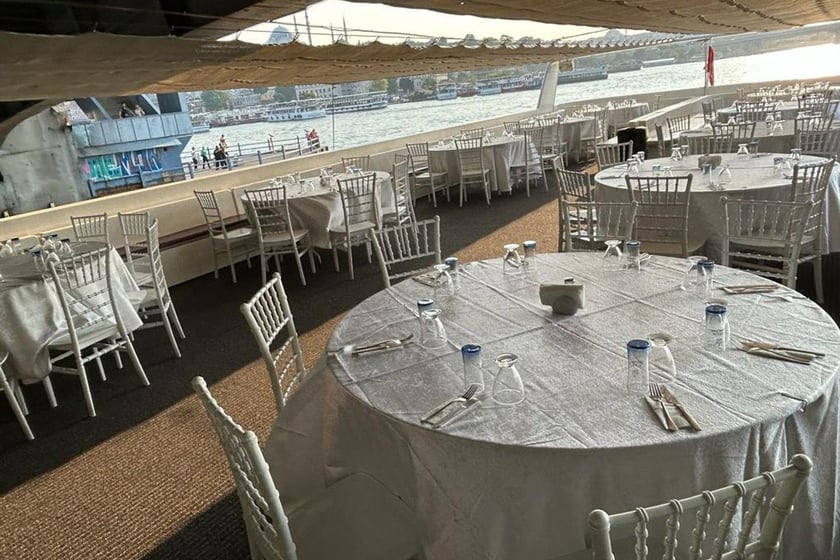 Eminönü Motoryat   Seyir 156 kişi 30 m İlan No: #20083 4