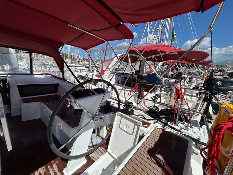 Split Velero Cabina 5  12  literas 12  invitados 14.6 m Número de anuncio: #20085 5