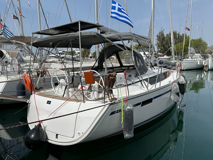 Athene Zeilboot Cabine 2  6  slaapplaatsen 6  gasten 9.9 m Lijstnummer: #20087 3