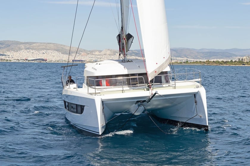 Volos Catamaran Cabine 4  8  slaapplaatsen 8  gasten 12 m Lijstnummer: #20096 5