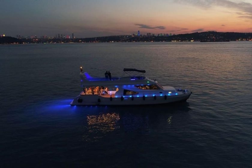 Beykoz Yate a motor   25  invitados 19 m Número de anuncio: #20131 2