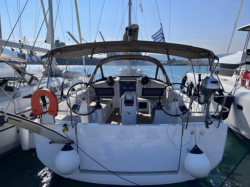 Volos Yelkenli 4 kabin Konaklama 8 kişi Seyir 8 kişi 13.39 m İlan No: #20136