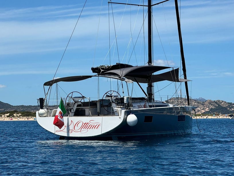 Olbia Voilier Cabine 3  Couchettes 6  Invités 8  17.12 m Numéro de l'annonce: #20139