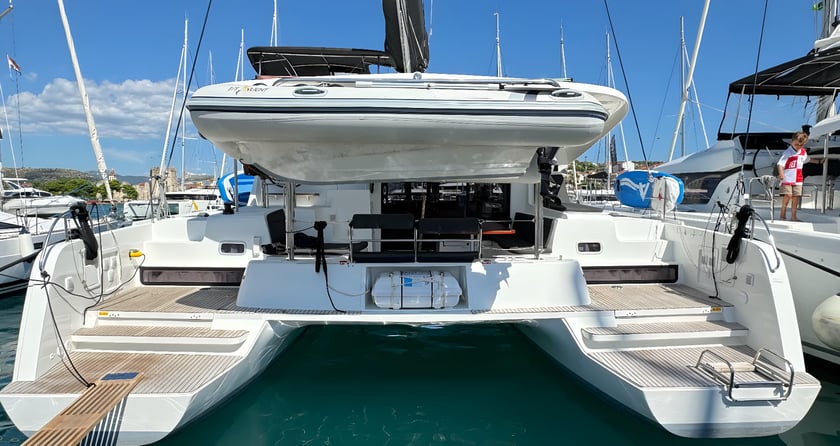 Trogir Catamarano cabina 6  cuccette 12  12  ospiti 12.8 m Numero dell'inserzione: #20146 3