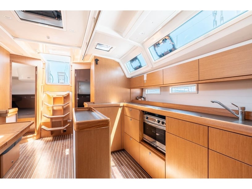 Rhodes Voilier Cabine 4  Couchettes 8  Invités 10  14.27 m Numéro de l'annonce: #20171 2