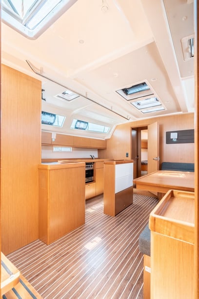 Rhodes Voilier Cabine 4  Couchettes 8  Invités 10  14.27 m Numéro de l'annonce: #20171 5