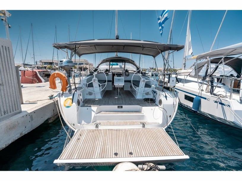 Rhodes Voilier Cabine 4  Couchettes 8  Invités 10  14.27 m Numéro de l'annonce: #20171