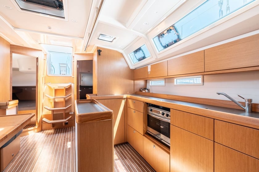 Rhodes Voilier Cabine 4  Couchettes 8  Invités 10  14.27 m Numéro de l'annonce: #20171 4