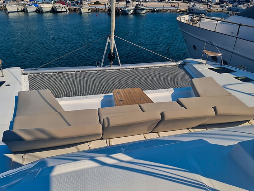 Tourlos Catamaran Cabine 7  Couchettes 12  Invités 11  15.54 m Numéro de l'annonce: #20173 3