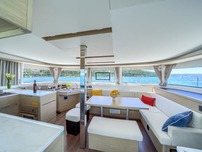 Kaštel Gomilica Catamarano cabina 5  cuccette 11  11  ospiti 13.99 m Numero dell'inserzione: #20175 3