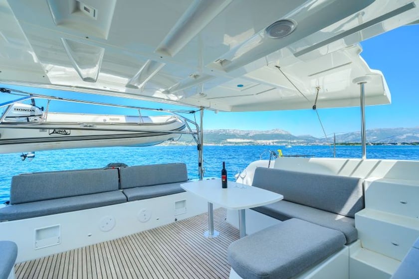 Kaštel Gomilica Catamarano cabina 5  cuccette 11  11  ospiti 13.99 m Numero dell'inserzione: #20175 5