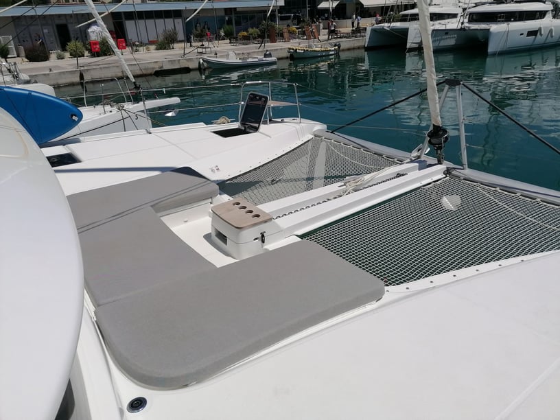 Kaštel Gomilica Catamaran Cabine 5  11  slaapplaatsen 11  gasten 13.99 m Lijstnummer: #20175 5