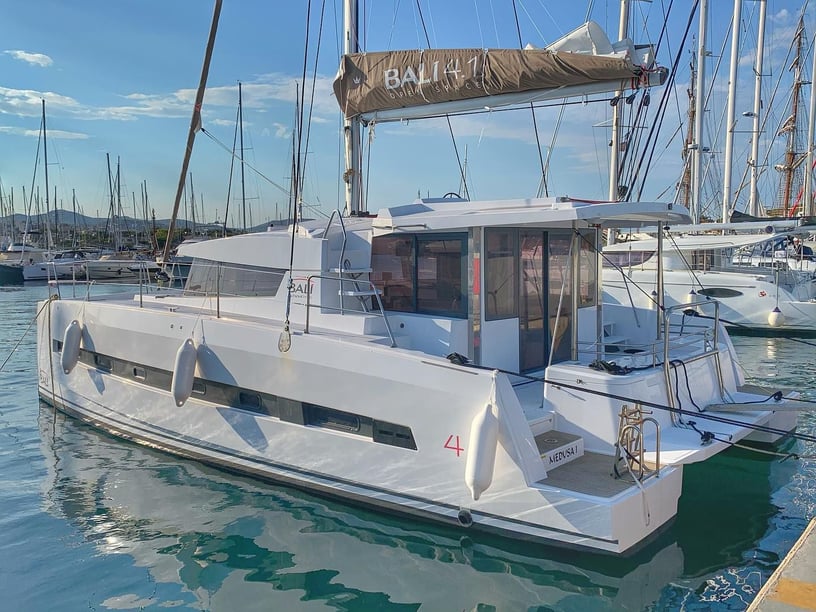 Lefkada Catamaran Cabine 4  Couchettes 12  Invités 12  12.37 m Numéro de l'annonce: #20202