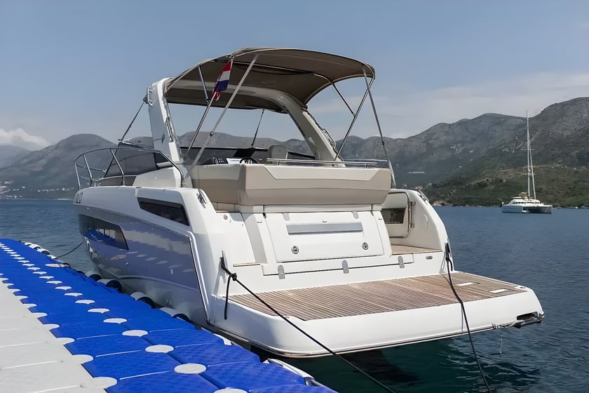 Dubrovnik Motorboot 2 Kabine 4 Liegeplätze 4 Gäste 9.23 m Nummer des Inserats: #20210