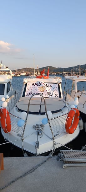 Izmir Yacht à moteur Cabine 1  Couchettes 2  Invités 6  9 m Numéro de l'annonce: #20217 4