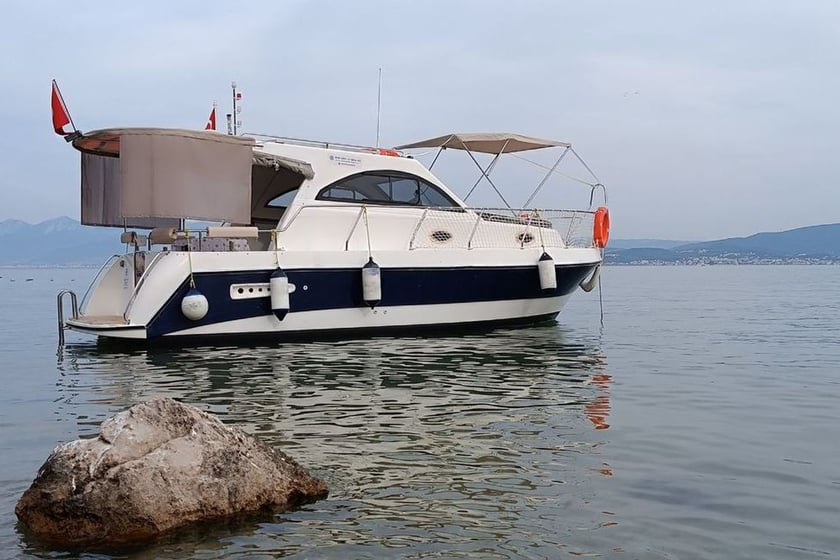 Izmir Motoryacht 1 Kabine 2 Liegeplätze 6 Gäste 9.5 m Nummer des Inserats: #20217 4