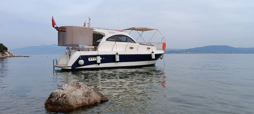 Izmir Yacht à moteur Cabine 1  Couchettes 2  Invités 6  9 m Numéro de l'annonce: #20217 2