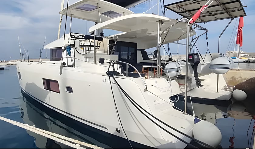 Rhodes Catamarano cabina 6  cuccette 10  10  ospiti 12.94 m Numero dell'inserzione: #20223