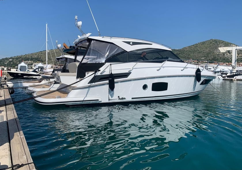 Trogir Motorboot Cabine 2  4  slaapplaatsen 6  gasten 10.03 m Lijstnummer: #20277 4