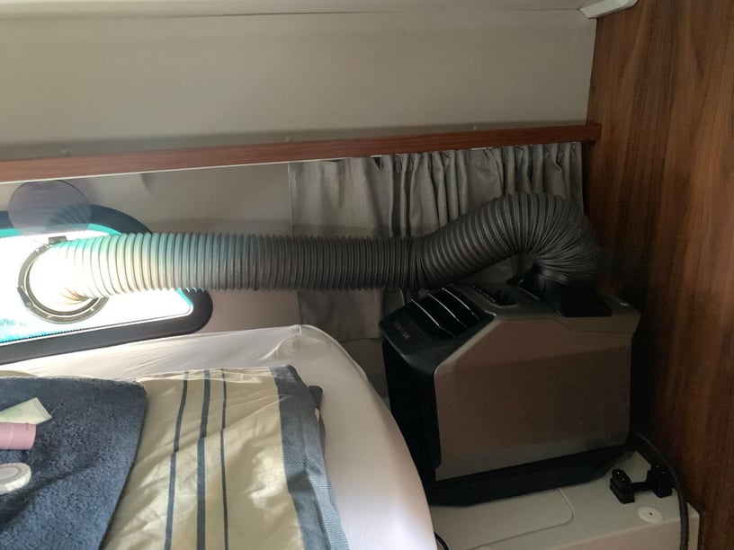 Trogir Sürat Teknesi 2 kabin Konaklama 4 kişi Seyir 6 kişi 10.03 m İlan No: #20277 4