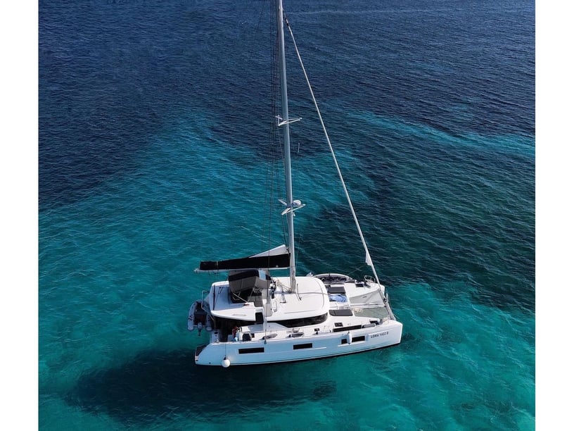 Olbia Catamaran Cabine 5  Couchettes 10  Invités 12  13.99 m Numéro de l'annonce: #20293