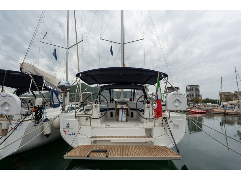 Salerno Barca a vela cabina 3  cuccette 8  8  ospiti 12.43 m Numero dell'inserzione: #20303