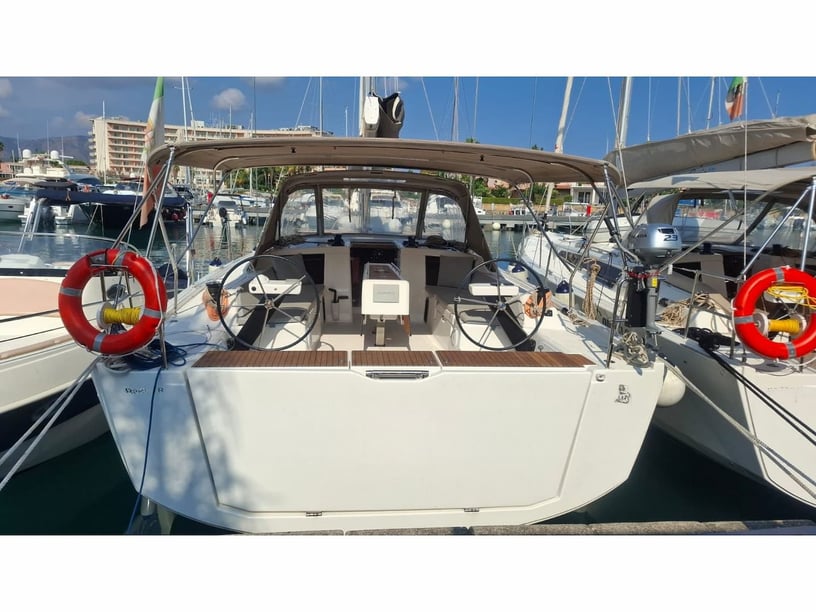 Palermo Yelkenli 4 kabin Konaklama 10 kişi Seyir 10 kişi 13.24 m İlan No: #20311