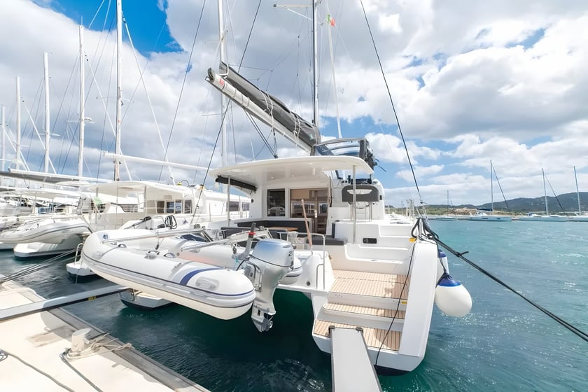 Portisco Catamaran 6 cabin 10 berths 10 guests 11.74 m Listing Number: #20322 3