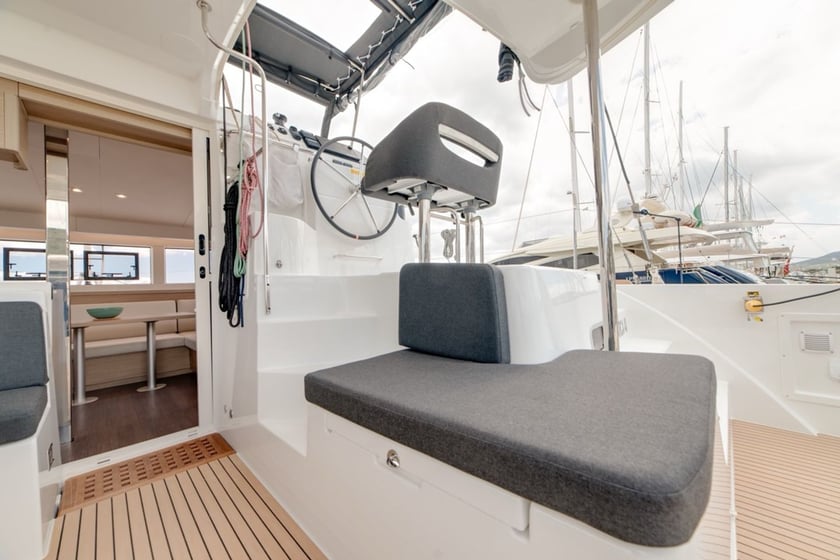 Portisco Catamaran Cabine 6  Couchettes 10  Invités 10  11.74 m Numéro de l'annonce: #20322 3