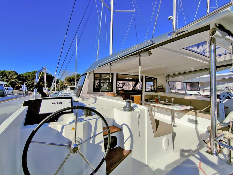 Cogolin Catamaran 4 cabin 8 berths 8 guests 11.98 m Listing Number: #20347