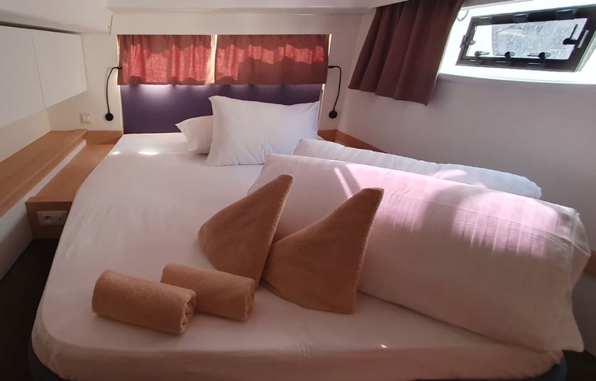 Seget Donji Catamaran 4 cabin 10 berths 10 guests 13.45 m Listing Number: #20370 5