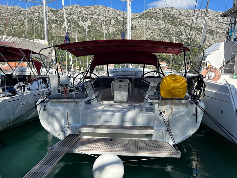 Split Sailboat 5 cabin 12 berths 12 guests 14.6 m Listing Number: #20371